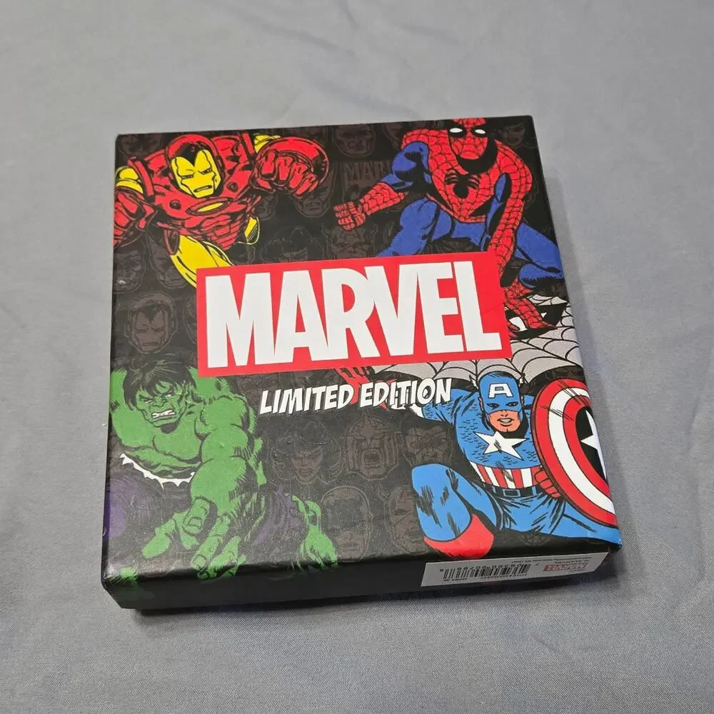 Marvel Spider-Man Swinging Comics Limited Edition Chain Wallet Box Set